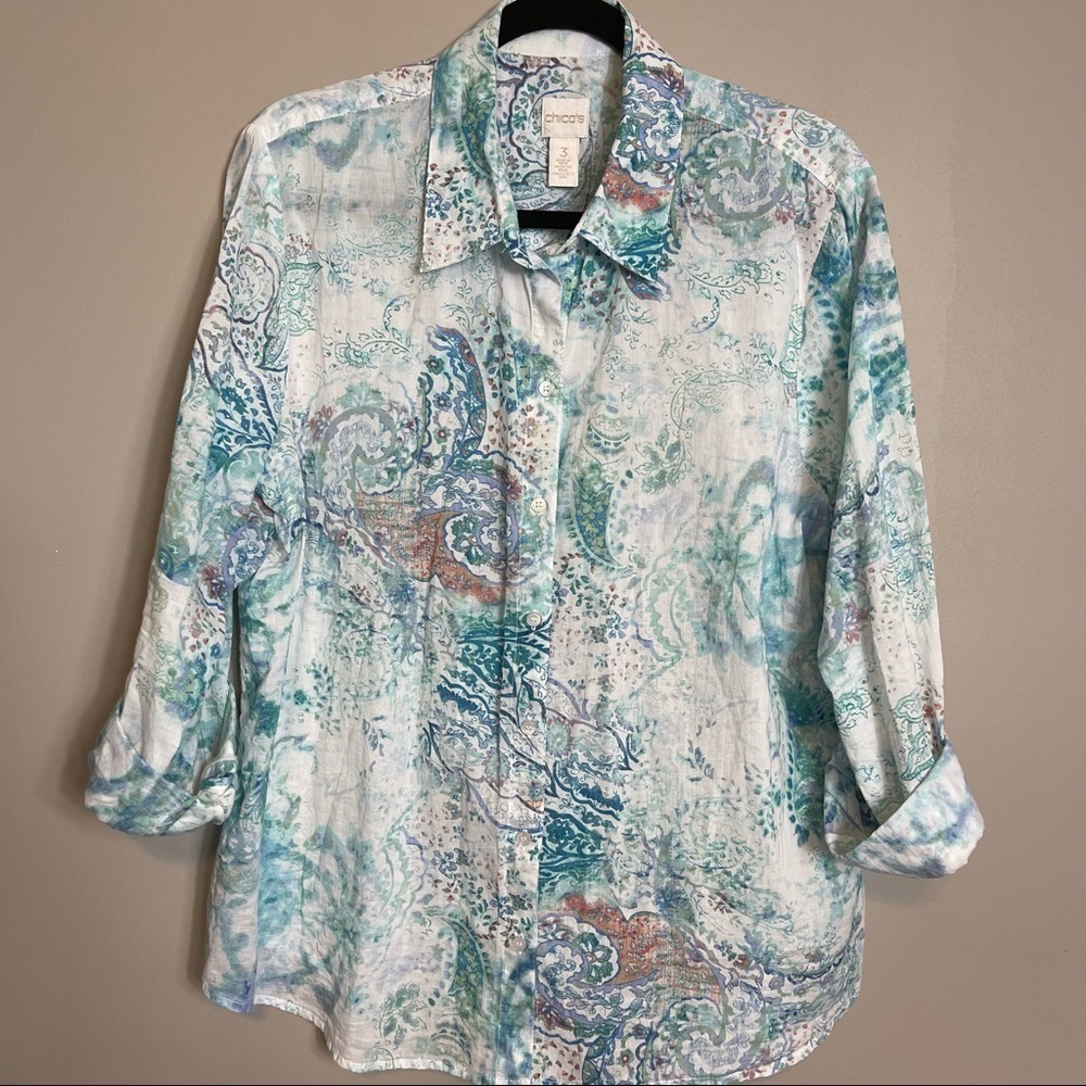 Chicos Lightweight Button Up Shirt Size 3 Blue White Eyelet Back Long Sleeve